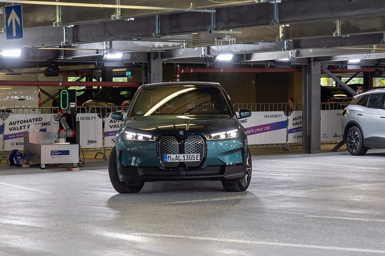 BMW iX M60 - zdjęcie 1 z 1