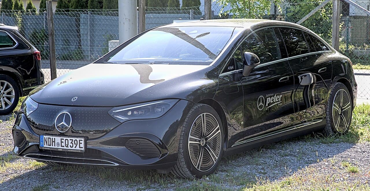 Mercedes-Benz EQE 300