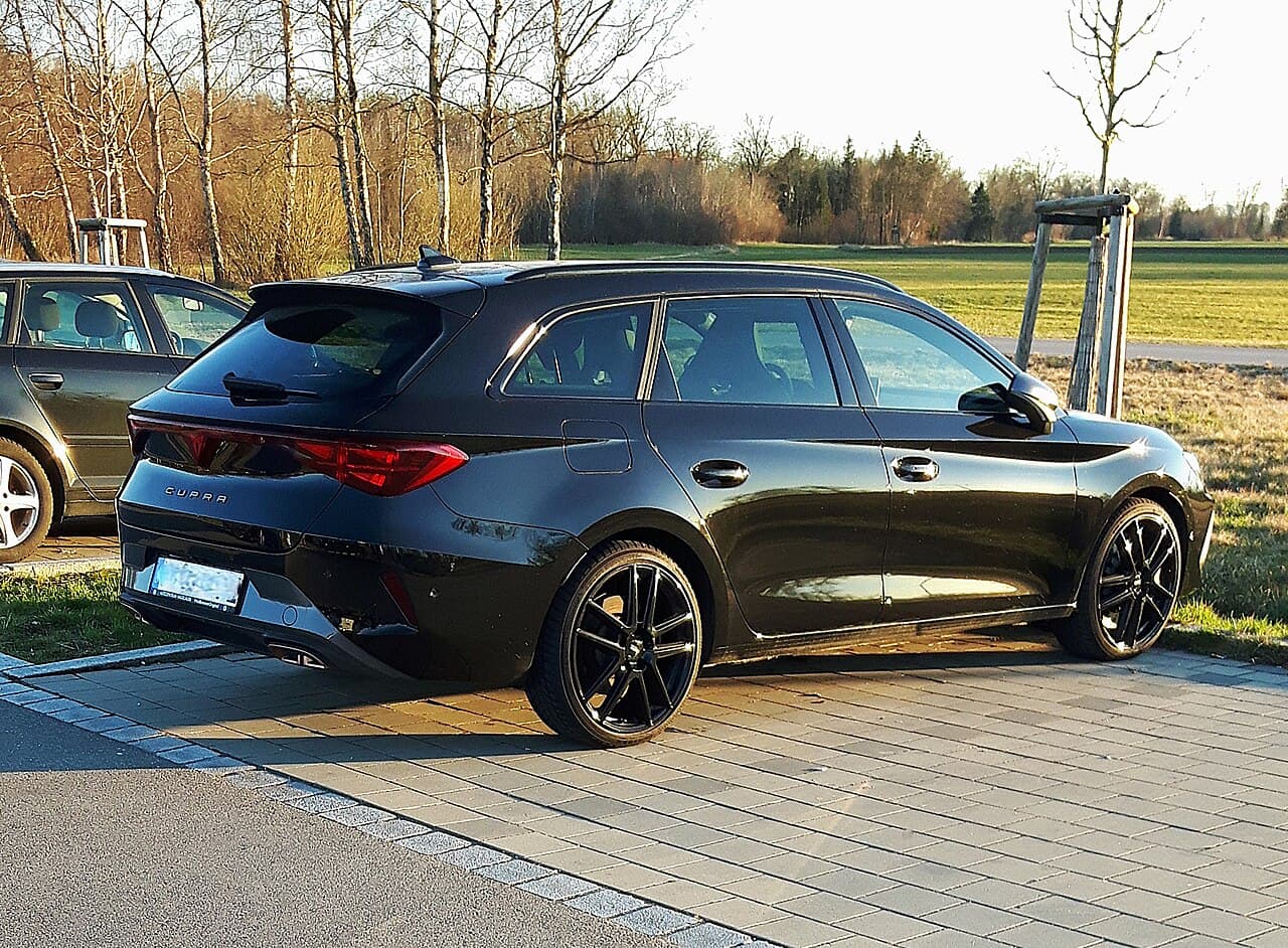 Cupra Leon 1.4 e-Hybrid - zdjęcie 1 z 1