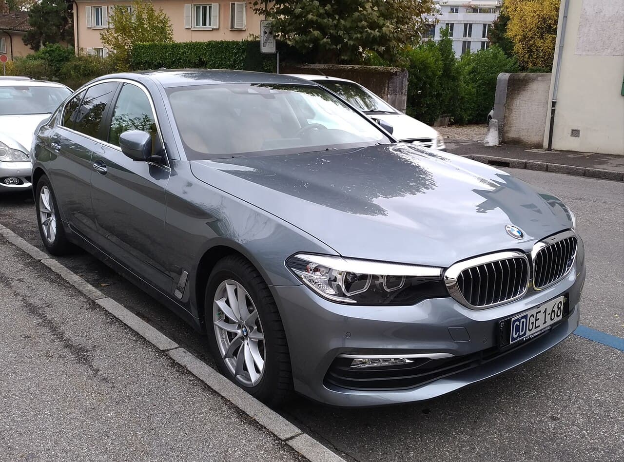 BMW Seria 5 M550i xDrive