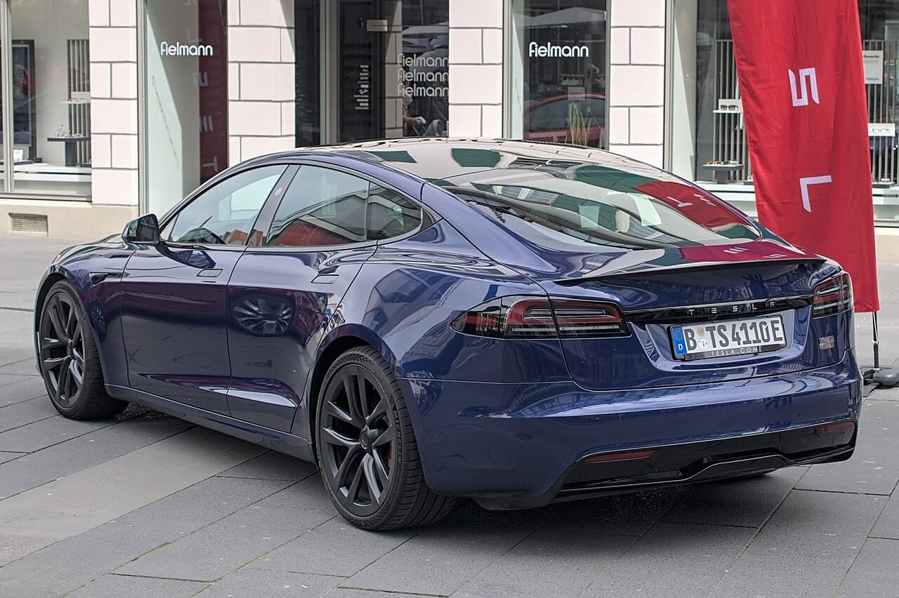 Tesla Model S Long Range